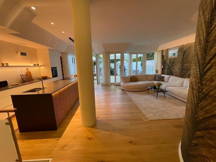 Luxurioeses Loft Mit Grosser Sonnenterrasse & Sauna Appartement *